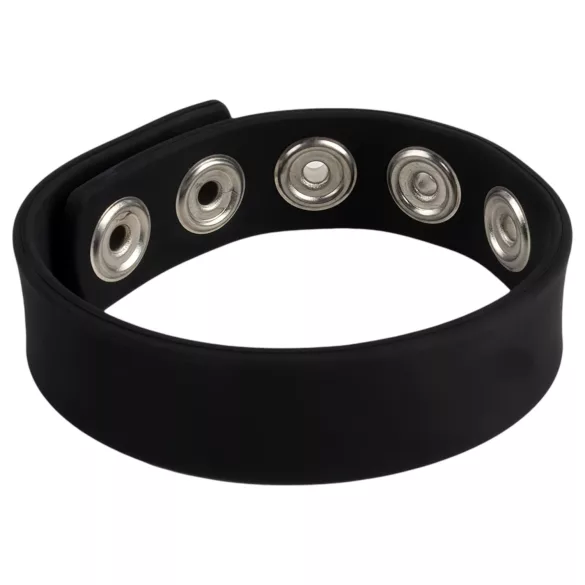 Pulselock Forge - verstelbare siliconen penisring met drukknoopsluiting (zwart) - 228 mm
