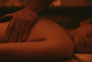 Erotische massage: zo geef je je partner een sensuele ervaring